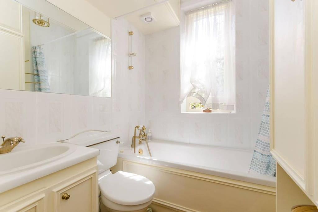 Large 3 Bed Flat In Central Wimbledon 伦敦 外观 照片
