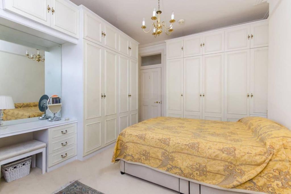 Large 3 Bed Flat In Central Wimbledon 伦敦 外观 照片